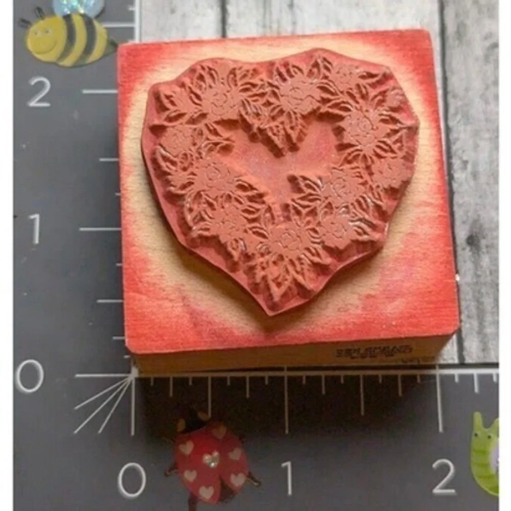 PSX Designs Flower Heart E554 Rubber Stamp Wood #F85